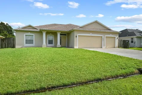 6221 NW Hacienda Lane Port St Lucie FL 34986