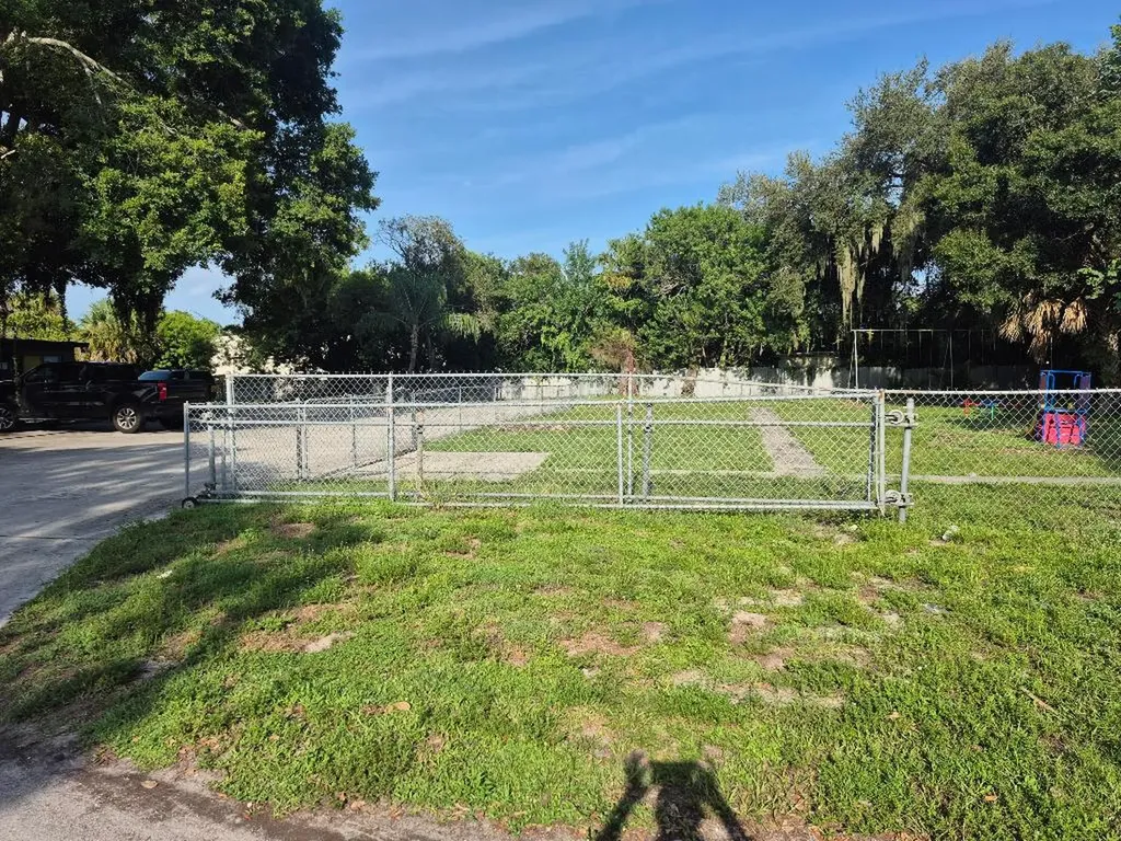 2007 Orange Avenue Fort Pierce FL 34950