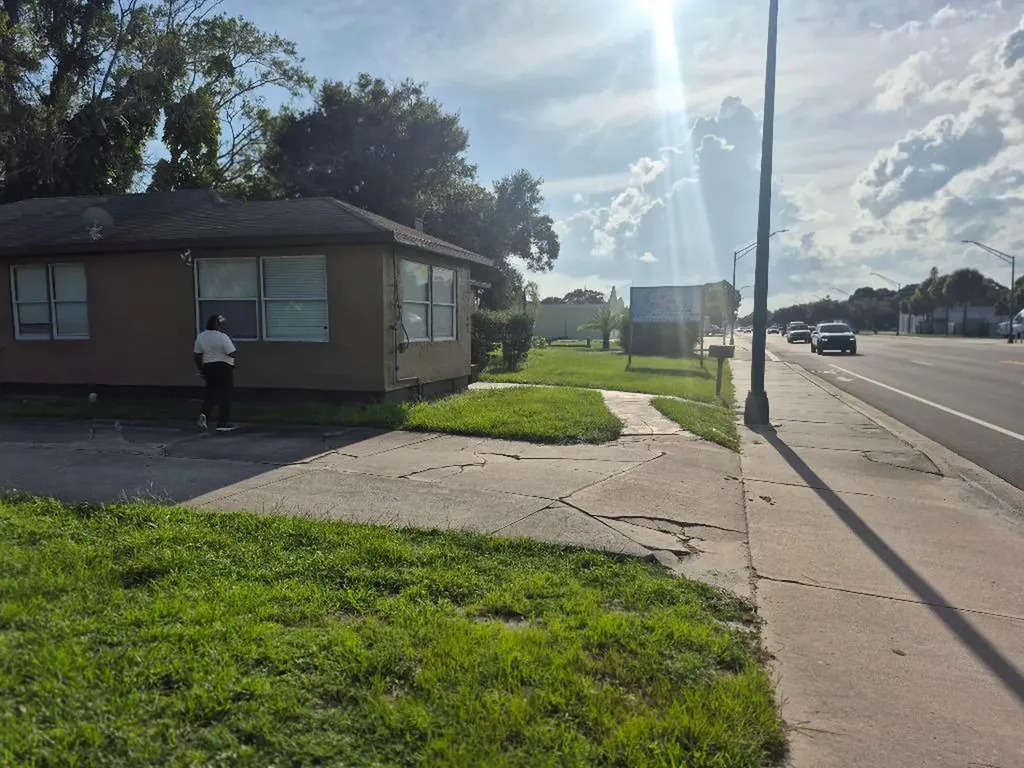 2007 Orange Avenue Fort Pierce FL 34950