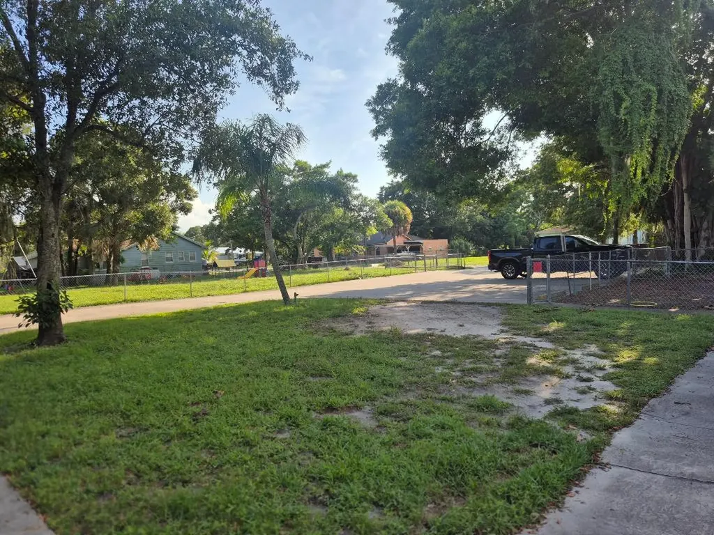 2007 Orange Avenue Fort Pierce FL 34950