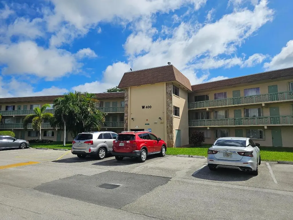 400 Village Green Circle W Palm Springs FL 33461