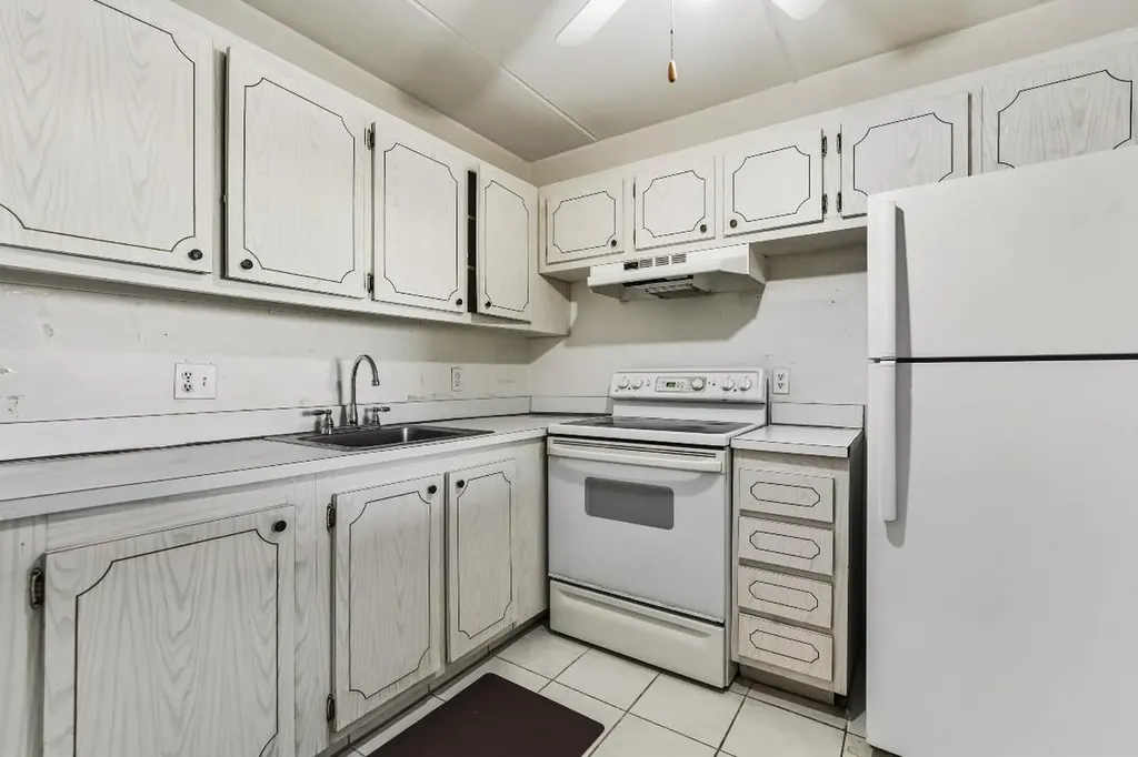 400 Village Green Circle W Palm Springs FL 33461