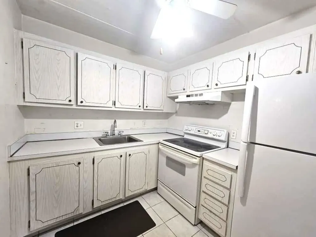 400 Village Green Circle W Palm Springs FL 33461
