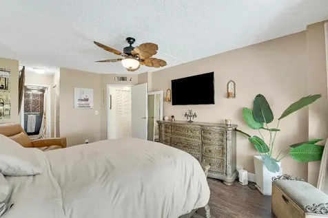 3755 Via Poinciana Greenacres FL 33467