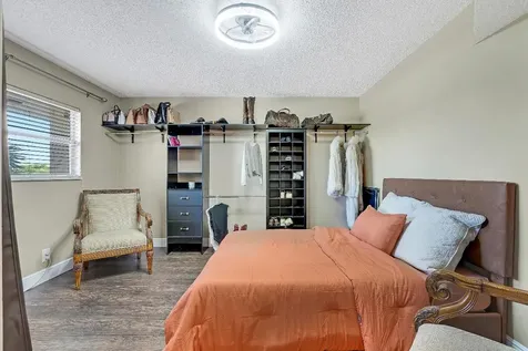 3755 Via Poinciana Greenacres FL 33467