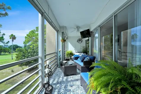 3755 Via Poinciana Greenacres FL 33467