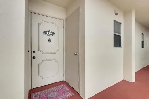 3755 Via Poinciana Greenacres FL 33467