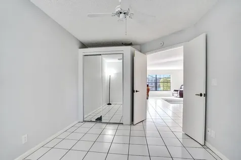 3373 Jog Park Drive Greenacres FL 33467