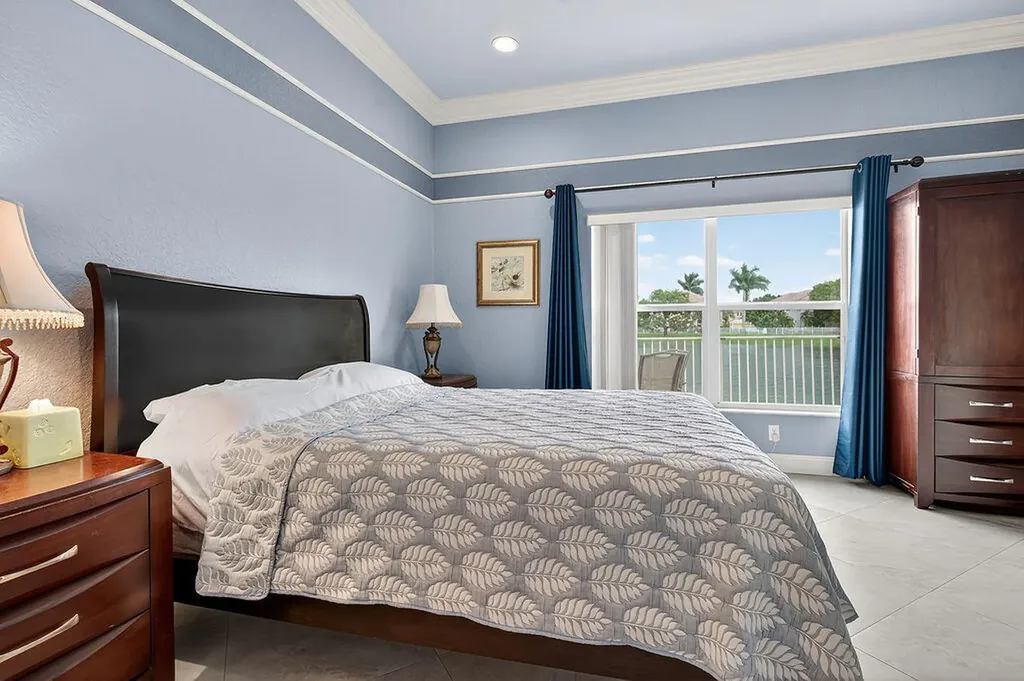 212 Berenger Walk Royal Palm Beach FL 33414