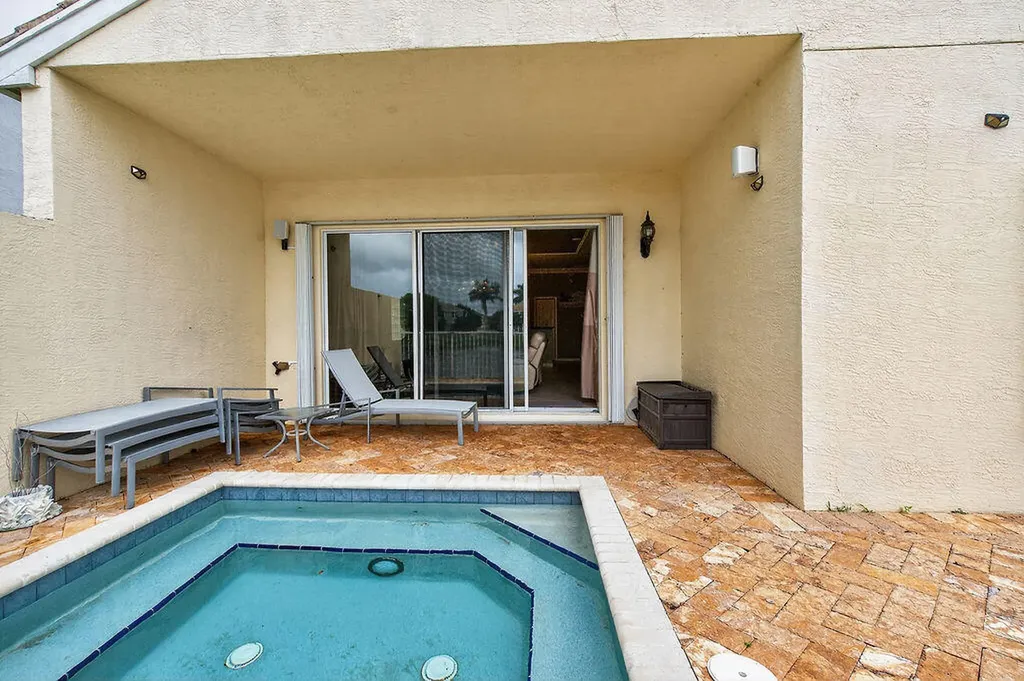 212 Berenger Walk Royal Palm Beach FL 33414