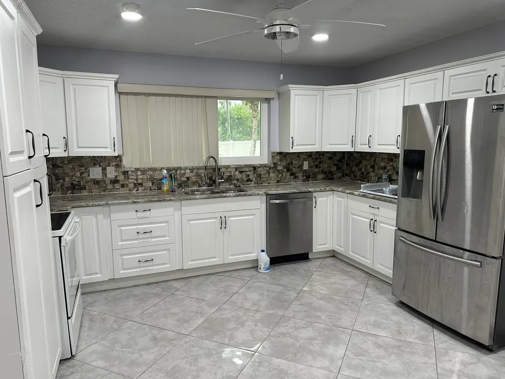 1616 Crandon Avenue Mangonia Park FL 33407