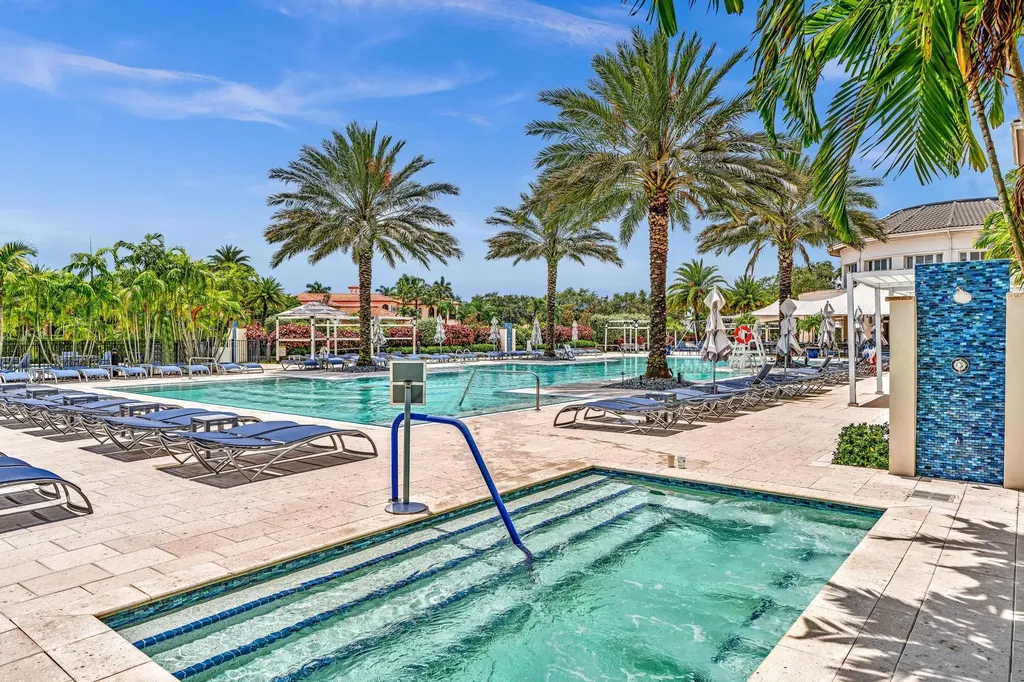 8126 Valhalla Drive Delray Beach FL 33446