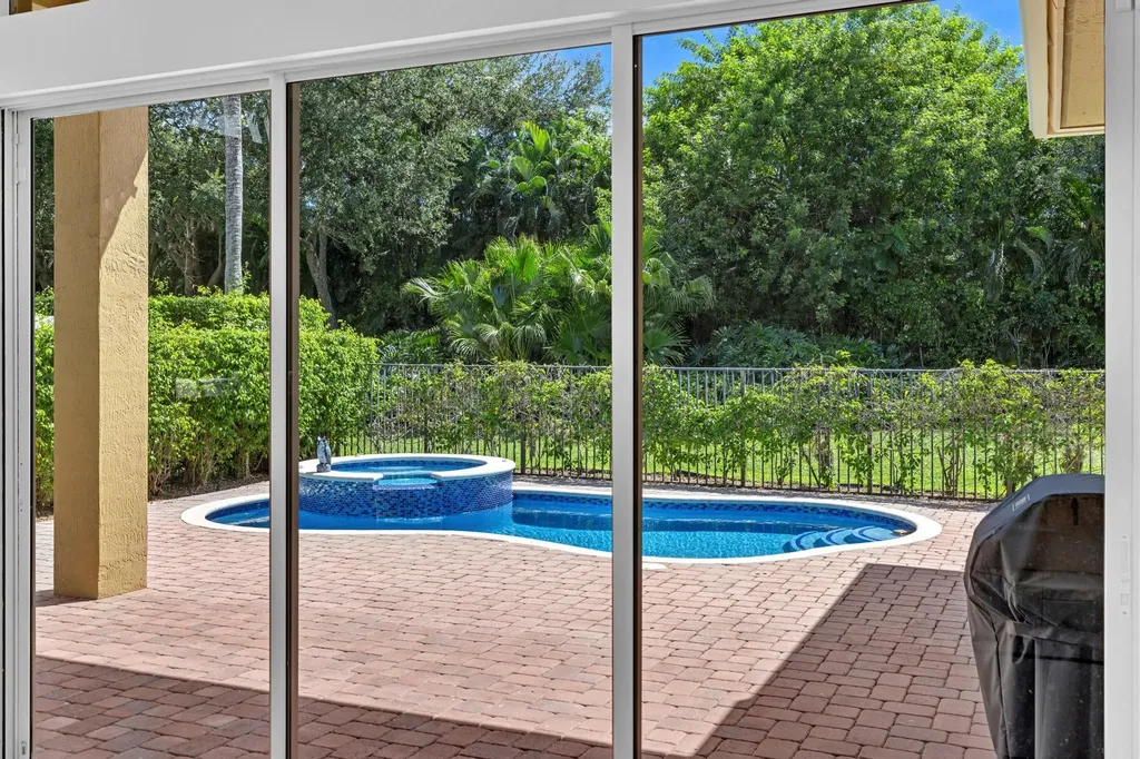 8126 Valhalla Drive Delray Beach FL 33446