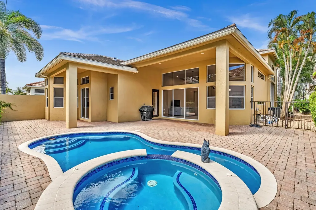 8126 Valhalla Drive Delray Beach FL 33446