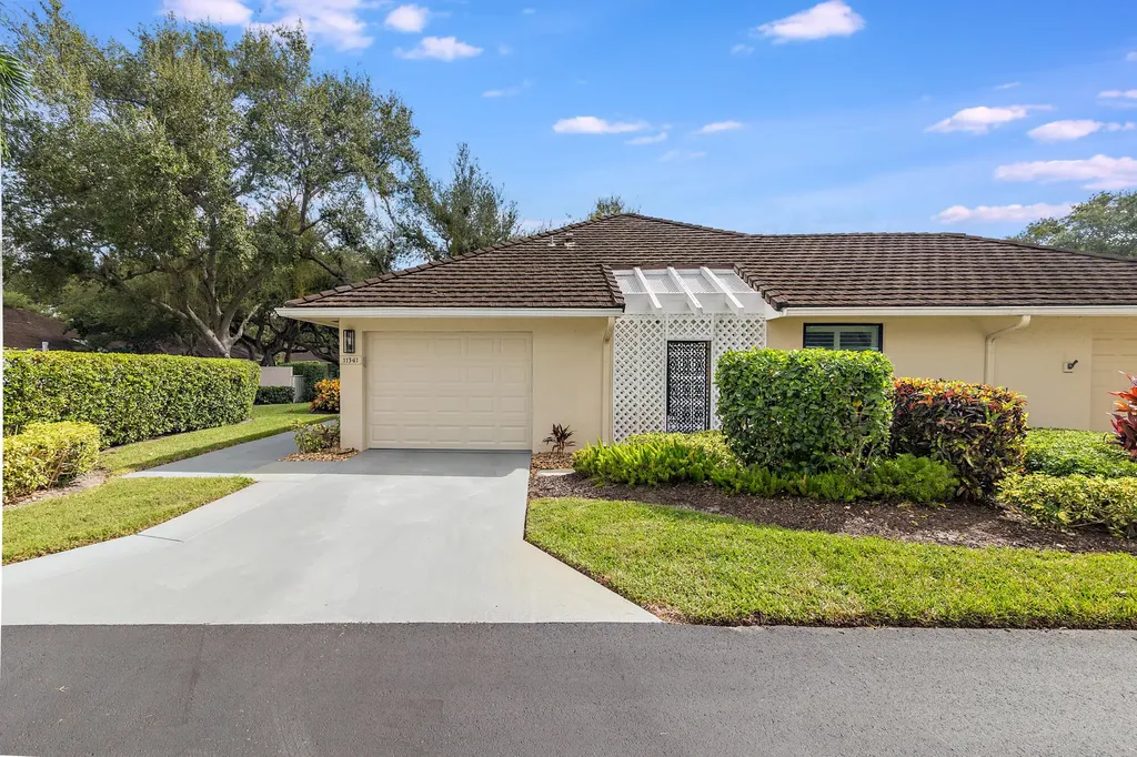 11341 Briarwood Place North Palm Beach FL 33408