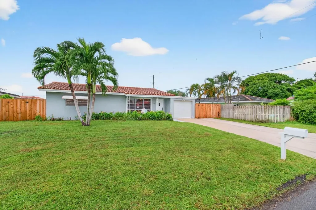 2775 NE 5th Avenue Boca Raton FL 33431