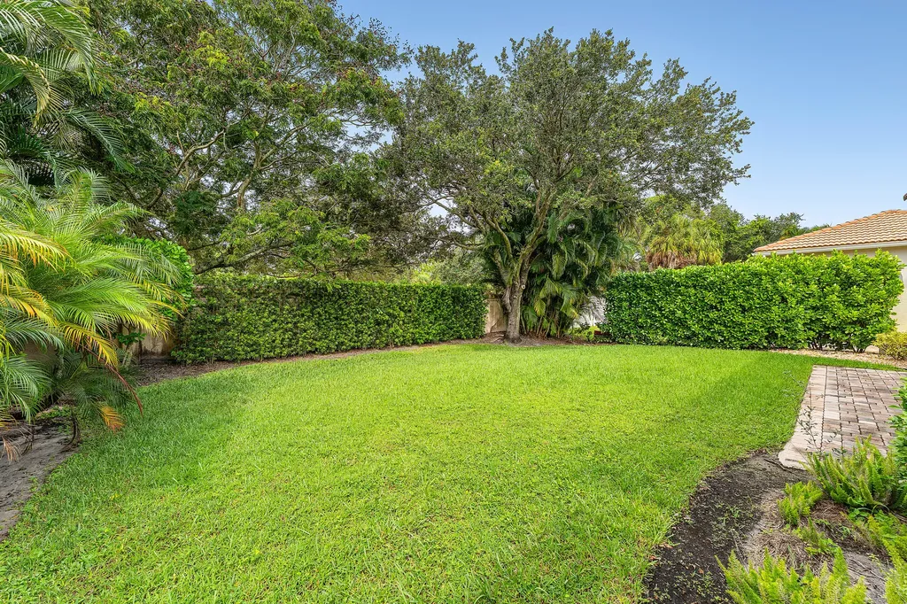 195 Sedona Way Palm Beach Gardens FL 33418