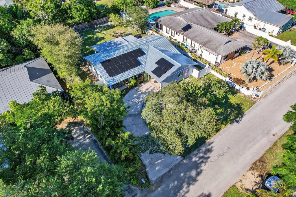 5095 SE Manatee Terrace Stuart FL 34997