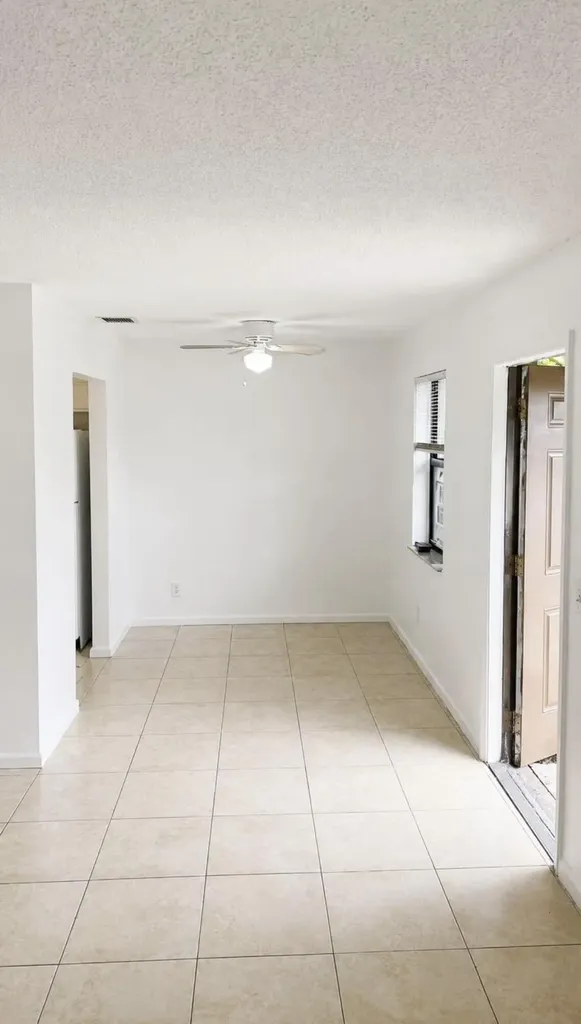 2345 N 2nd Avenue N Lake Worth FL 33461