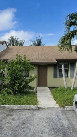 2345 N 2nd Avenue N Lake Worth FL 33461