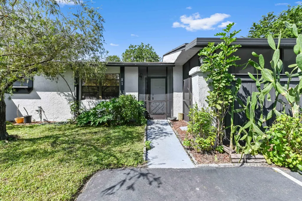 81 Westecunk Drive Royal Palm Beach FL 33411