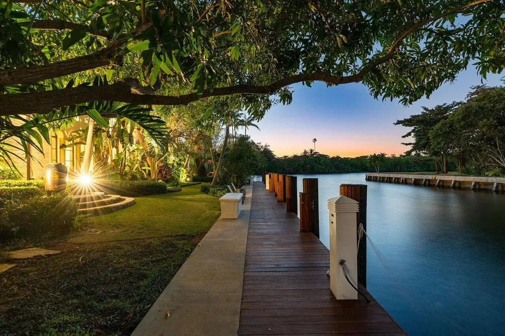 8 Driftwood Landing Gulf Stream FL 33483