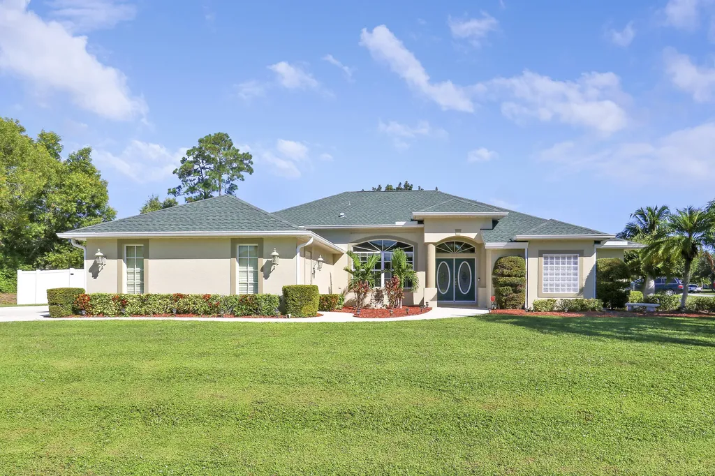 713 SE Damask Avenue Port St Lucie FL 34983