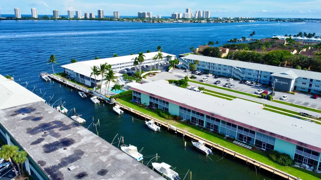 120 Wettaw Lane North Palm Beach FL 33408