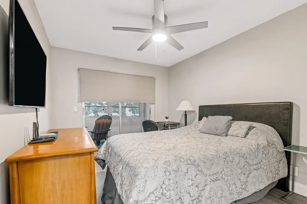 184 Oakridge L Deerfield Beach FL 33442