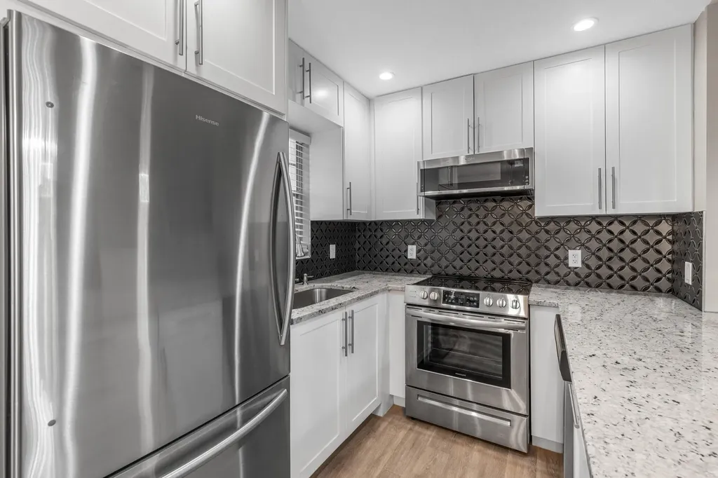 184 Oakridge L Deerfield Beach FL 33442