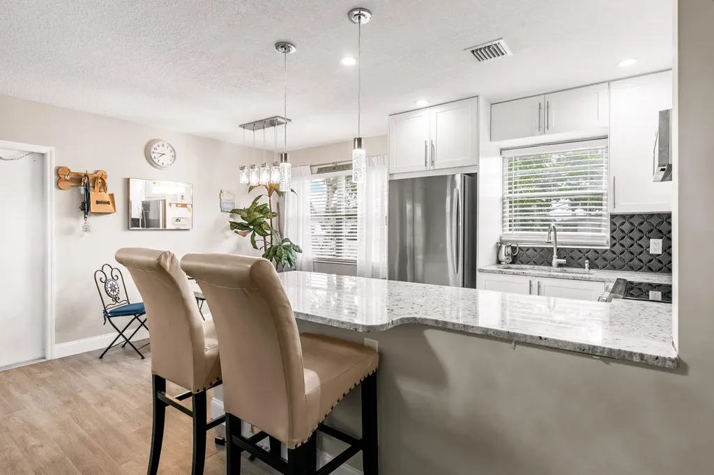 184 Oakridge L Deerfield Beach FL 33442