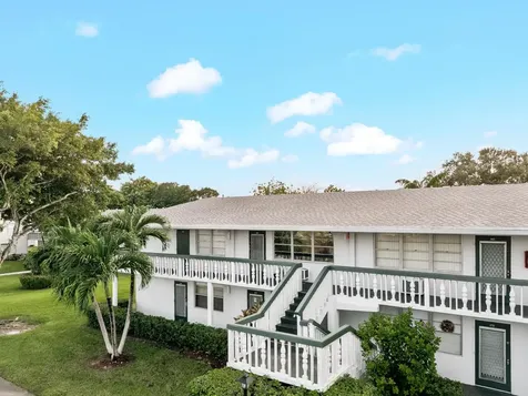 184 Oakridge L Deerfield Beach FL 33442