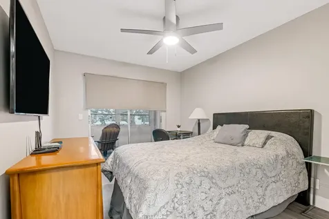 184 Oakridge L Deerfield Beach FL 33442