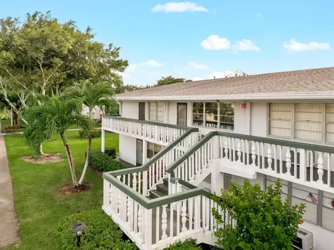 184 Oakridge L Deerfield Beach FL 33442