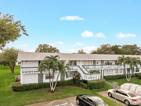 184 Oakridge L Deerfield Beach FL 33442
