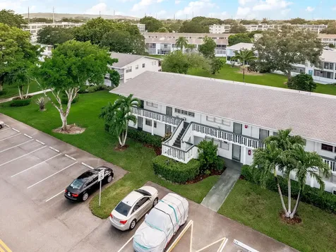 184 Oakridge L Deerfield Beach FL 33442
