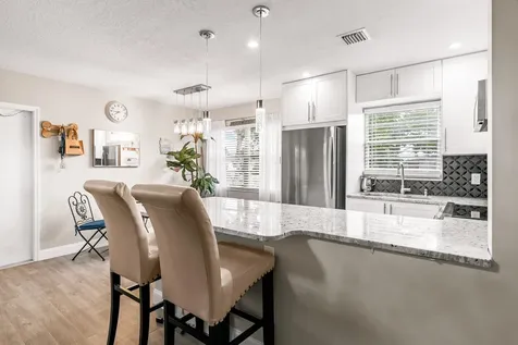 184 Oakridge L Deerfield Beach FL 33442
