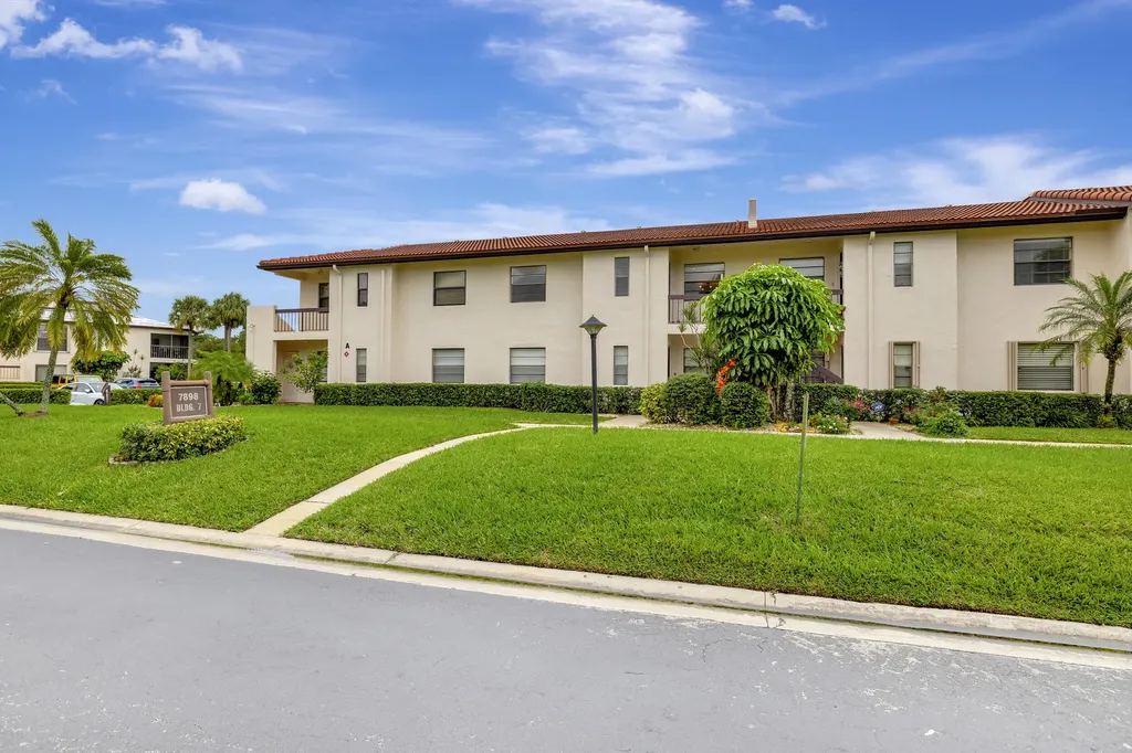 7898 Eastlake Drive Boca Raton FL 33433