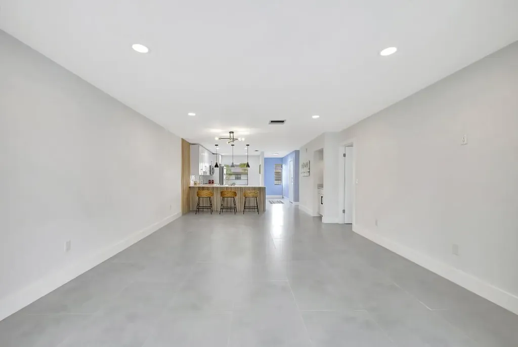 7898 Eastlake Drive Boca Raton FL 33433