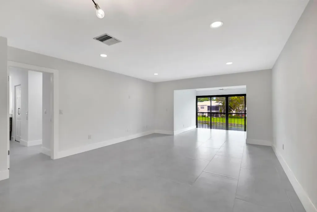 7898 Eastlake Drive Boca Raton FL 33433