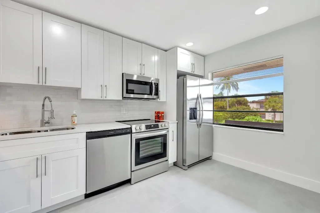 7898 Eastlake Drive Boca Raton FL 33433