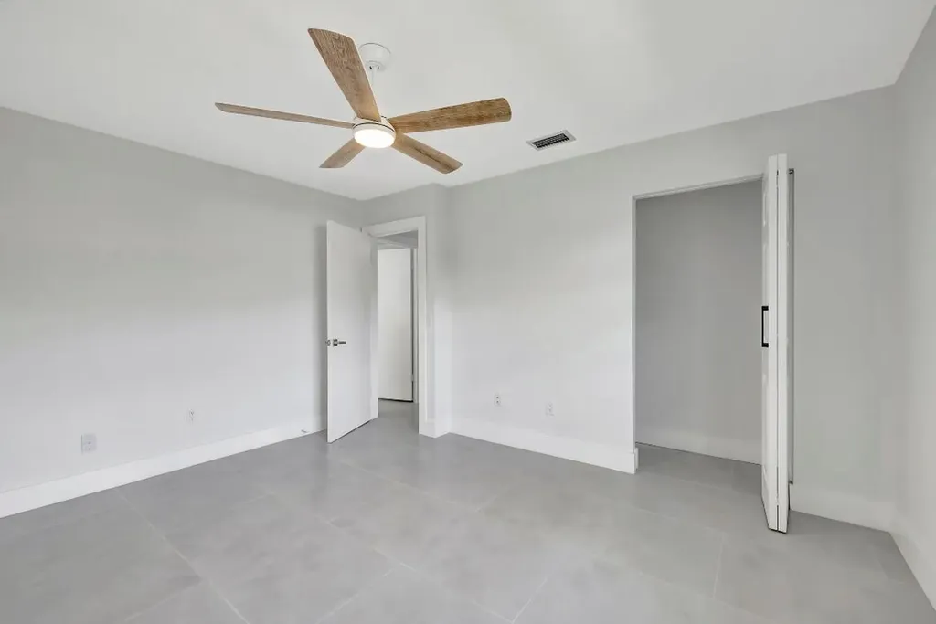 7898 Eastlake Drive Boca Raton FL 33433