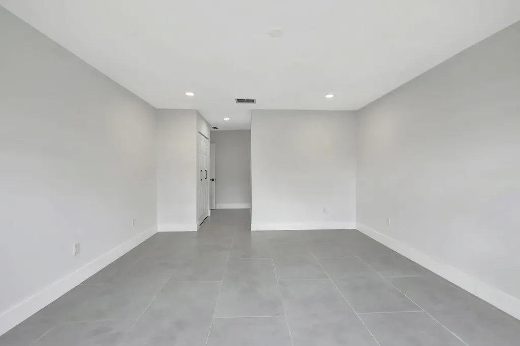 7898 Eastlake Drive Boca Raton FL 33433