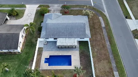 2490 4th Place Vero Beach FL 32962