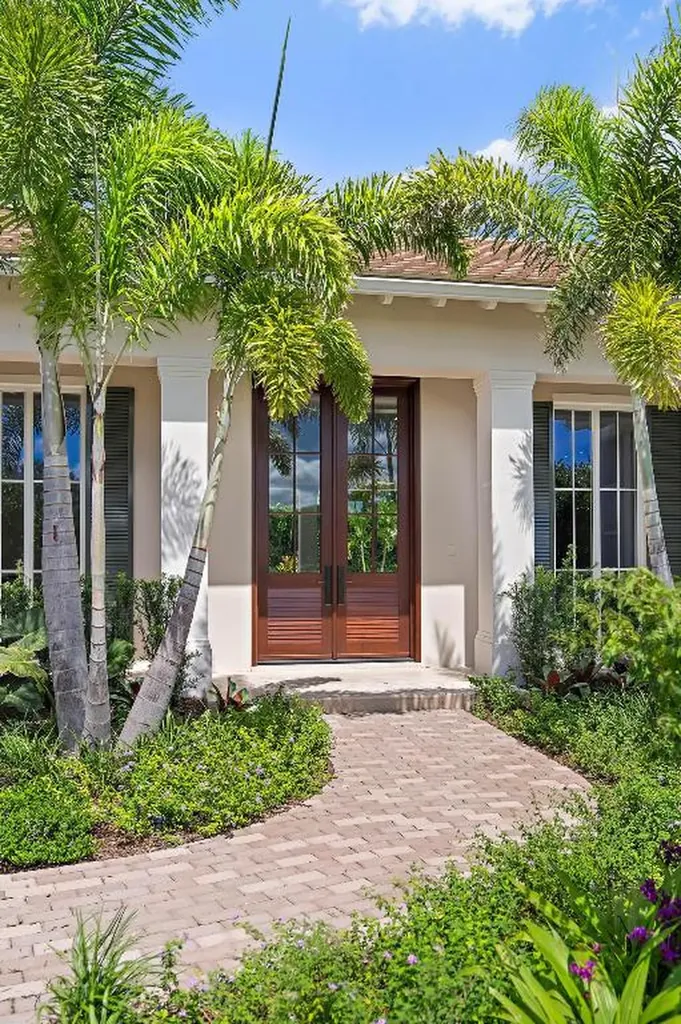 2917 Bluewater Cove Gulf Stream FL 33483