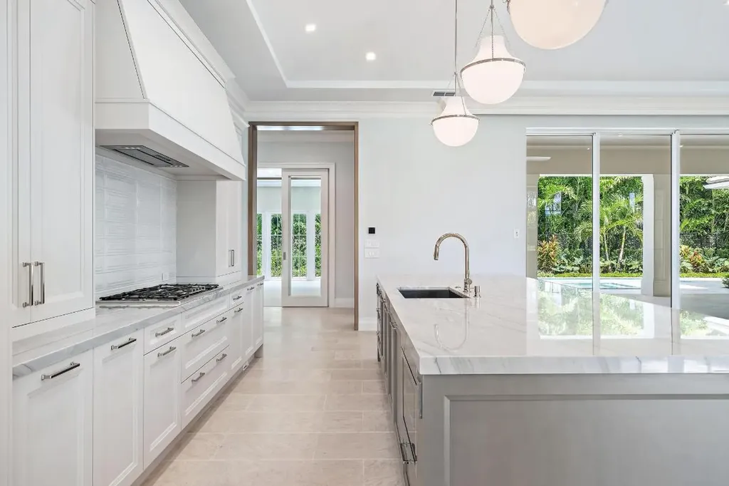 2917 Bluewater Cove Gulf Stream FL 33483