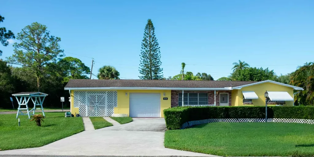 8006 Santana Avenue Fort Pierce FL 34951