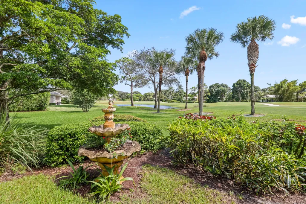 36 Country Road Village Of Golf FL 33436