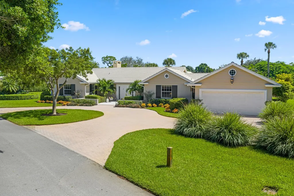36 Country Road Village Of Golf FL 33436