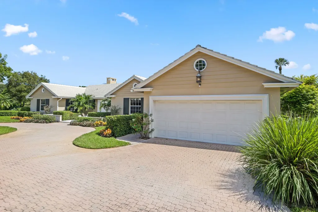 36 Country Road Village Of Golf FL 33436